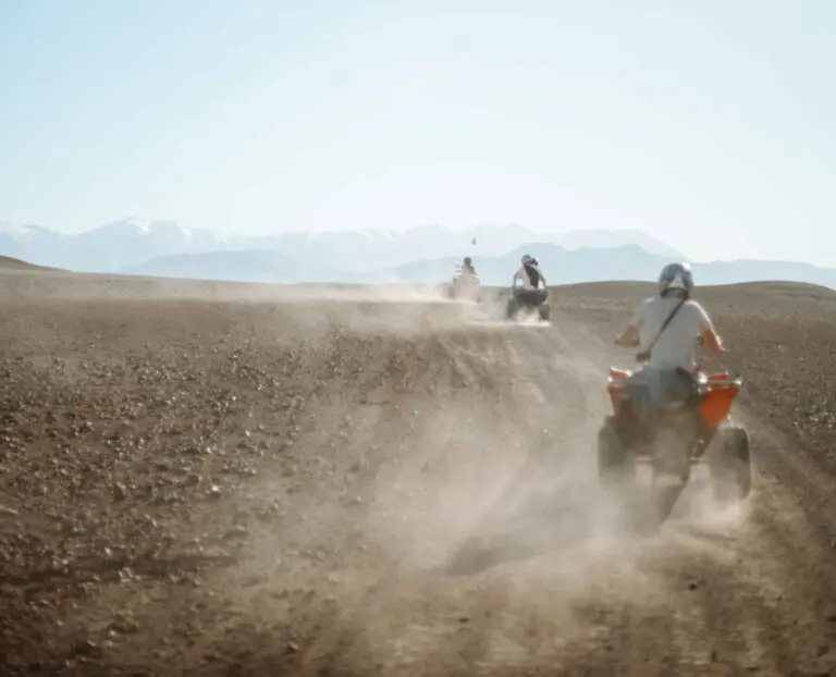 Quad dans le désert d'Agafay