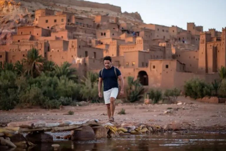 Mann vor Ait Ben Haddou