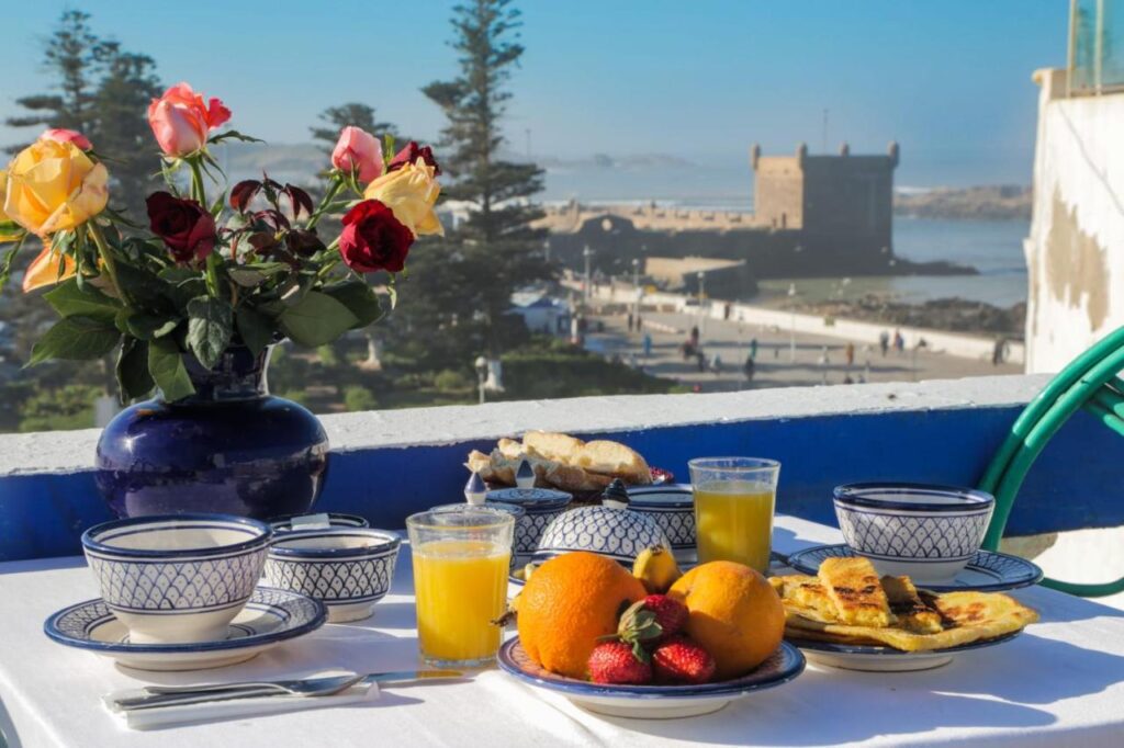 Terras van een hotel in Essaouira