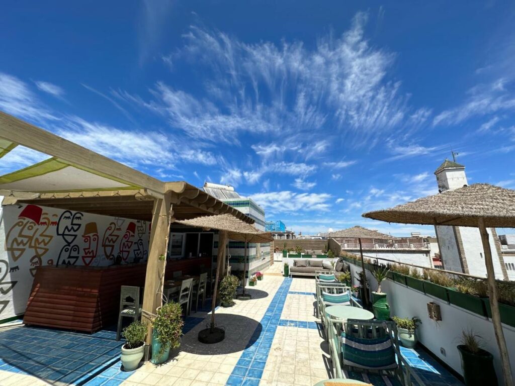 Terras van een hotel in Essaouira